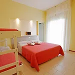 Deborah Hotel 3*