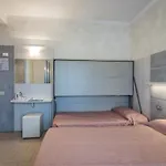 Deborah Hotel 3*