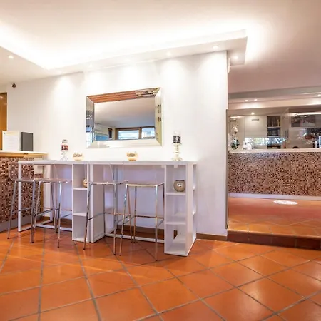 Hotel Deborah