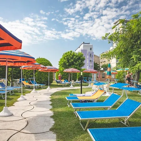 Deborah Hotel 3*