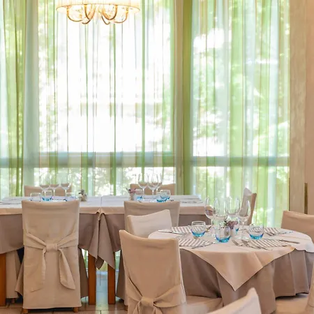 Hotel Deborah 3*