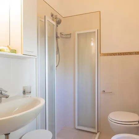 Deborah Hotel 3*