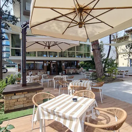 Hotel Deborah