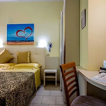 Hotel Deborah 3*