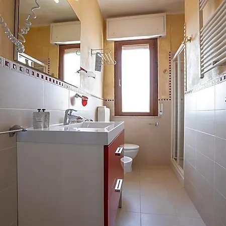 Hotel Deborah 3*