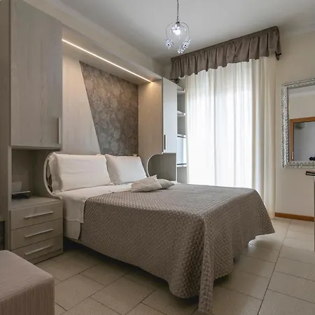 Deborah فندق ميلانو ماريتيما