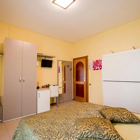 Deborah فندق ميلانو ماريتيما