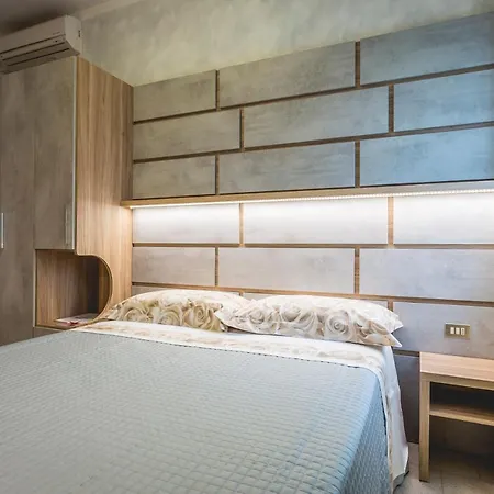 Deborah Hotel 3*