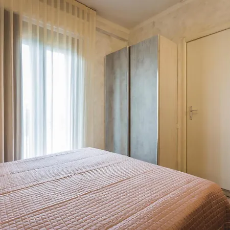 Deborah Hotel 3*